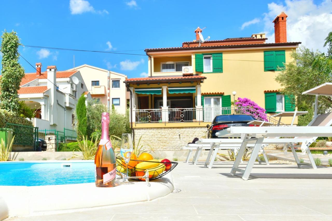 Вилла Lux Nina With Six Bedrooms, Private Pool, Sauna Задар